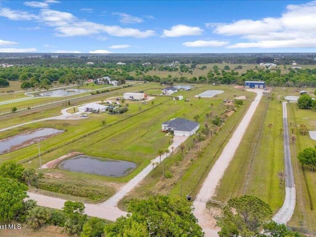 6900 1st Street, Vero Beach, FL 32968