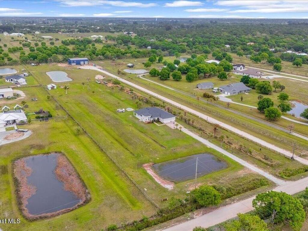 6900 1st Street, Vero Beach, FL 32968