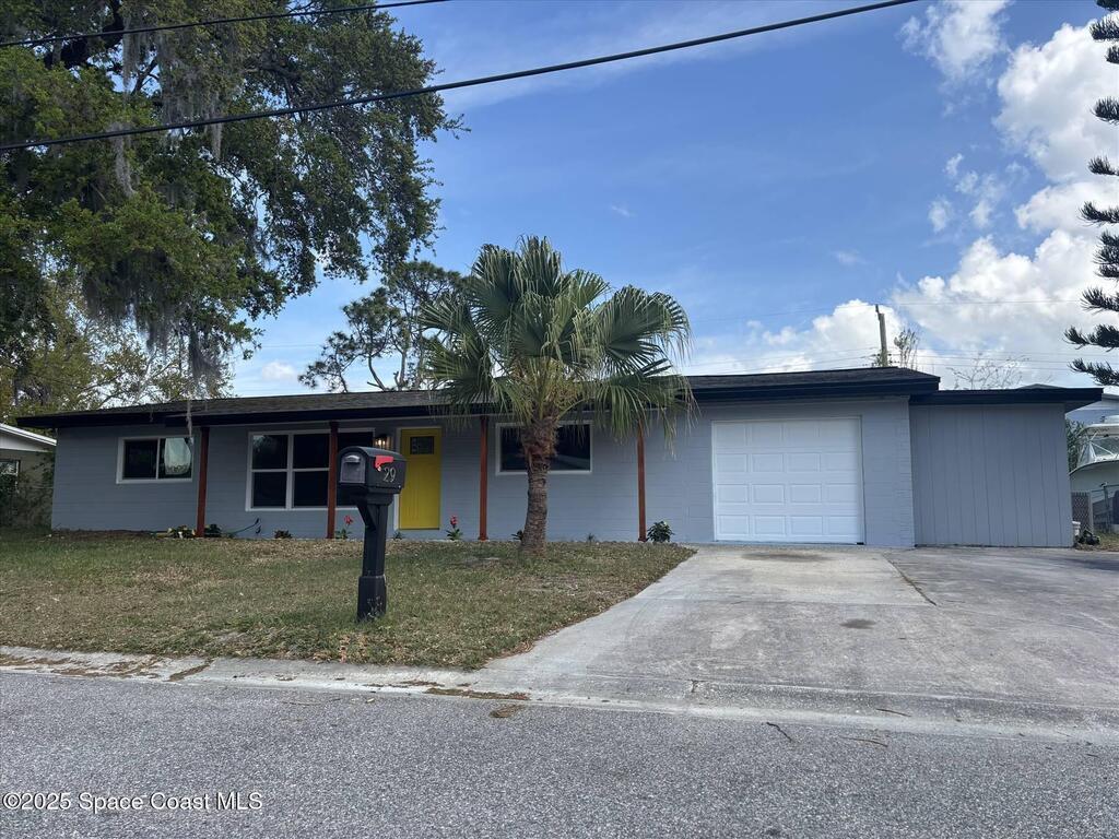 29 Lynwood Avenue, Titusville, FL 32796