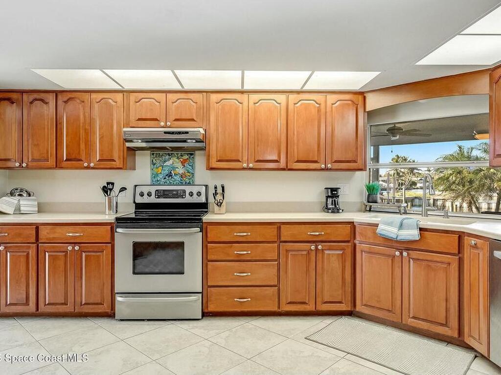 132 Yacht Haven Drive, Cocoa Beach, FL 32931