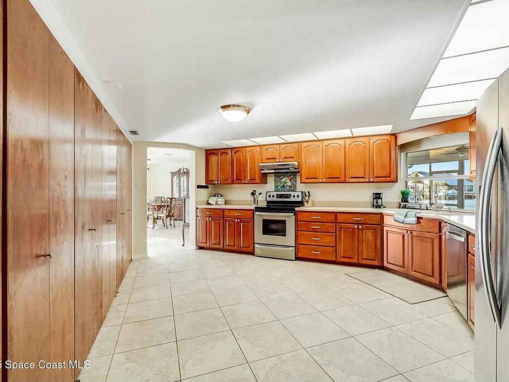 132 Yacht Haven Drive, Cocoa Beach, FL 32931