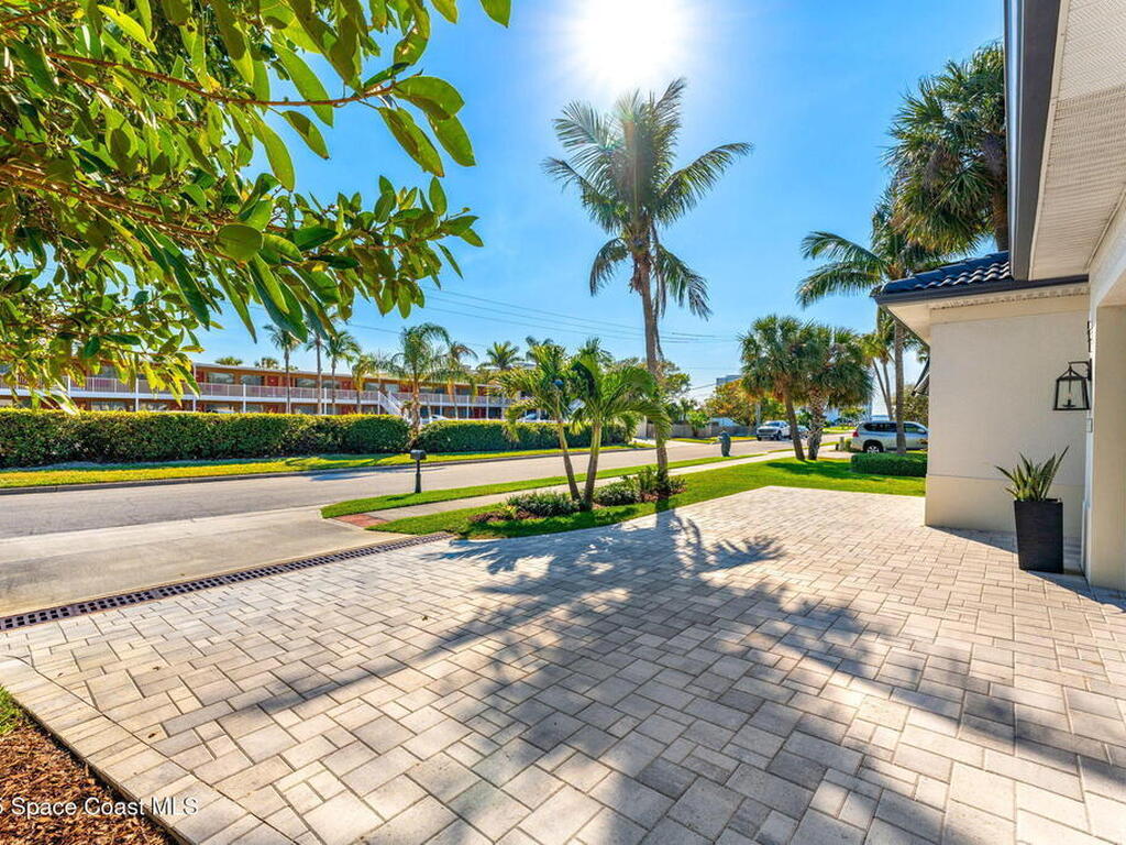 131 Seminole Lane, Cocoa Beach, FL 32931