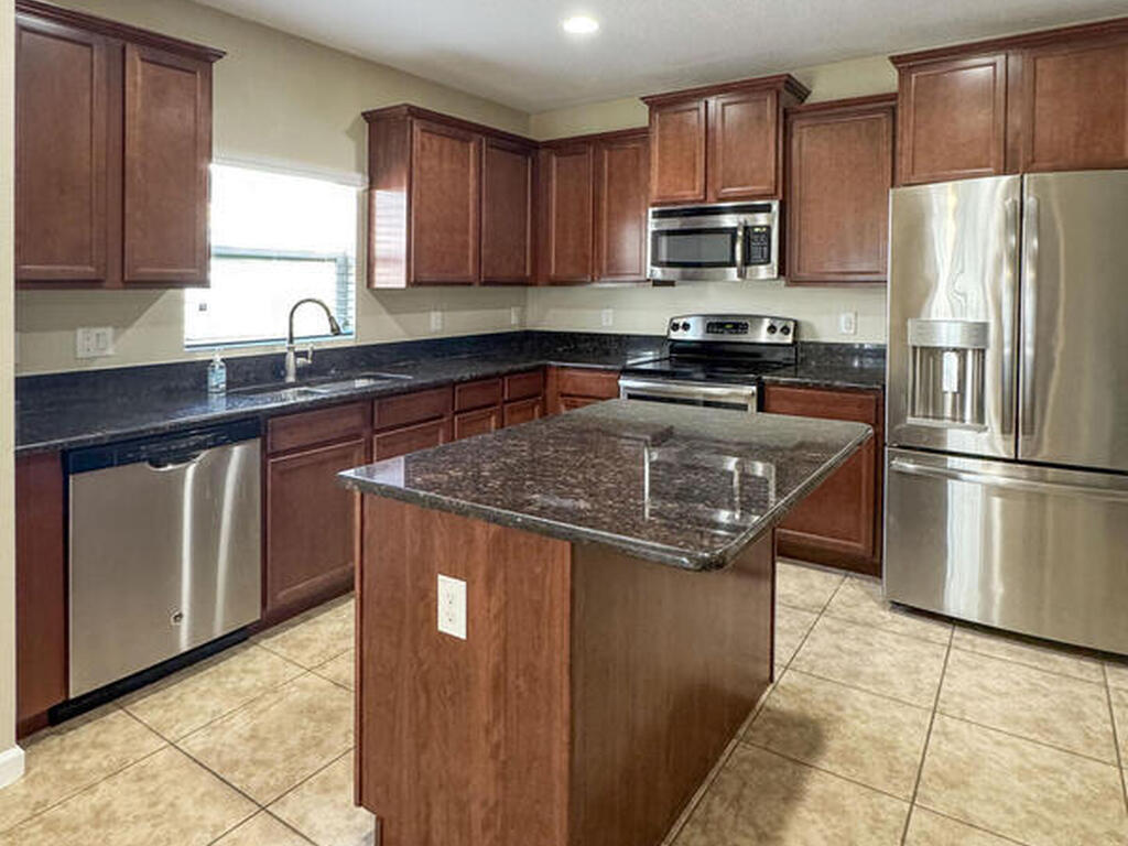 2580 Snapdragon Drive, Palm Bay, FL 32907