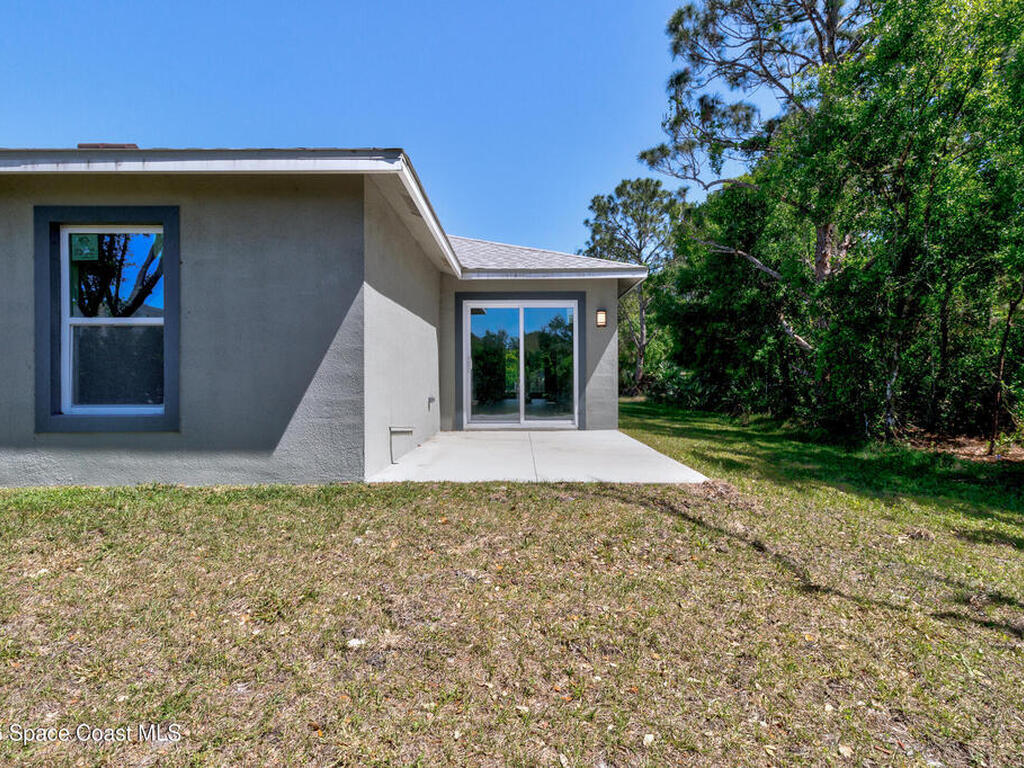 8575 100th Avenue, Vero Beach, FL 32967