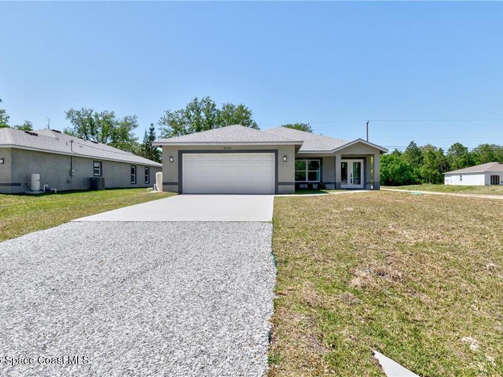 8585 100th Avenue, Vero Beach, FL 32967