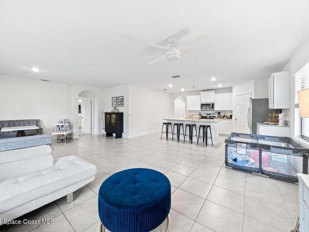 563 Old Country Road, Palm Bay, FL 32909