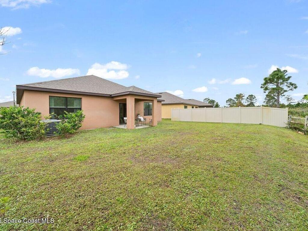 563 Old Country Road, Palm Bay, FL 32909
