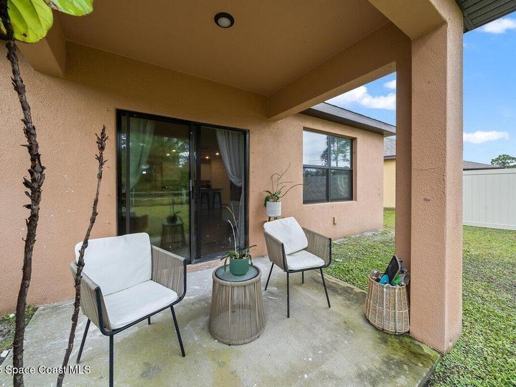 563 Old Country Road, Palm Bay, FL 32909