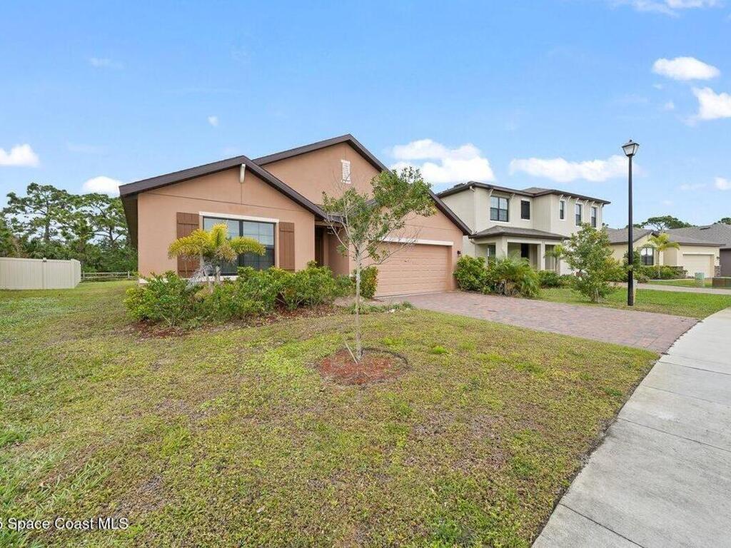 563 Old Country Road, Palm Bay, FL 32909