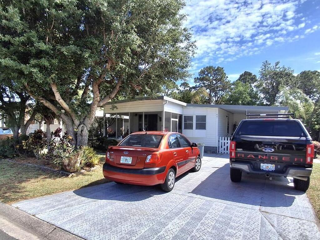 441 Egret Circle, Barefoot Bay, FL 32976