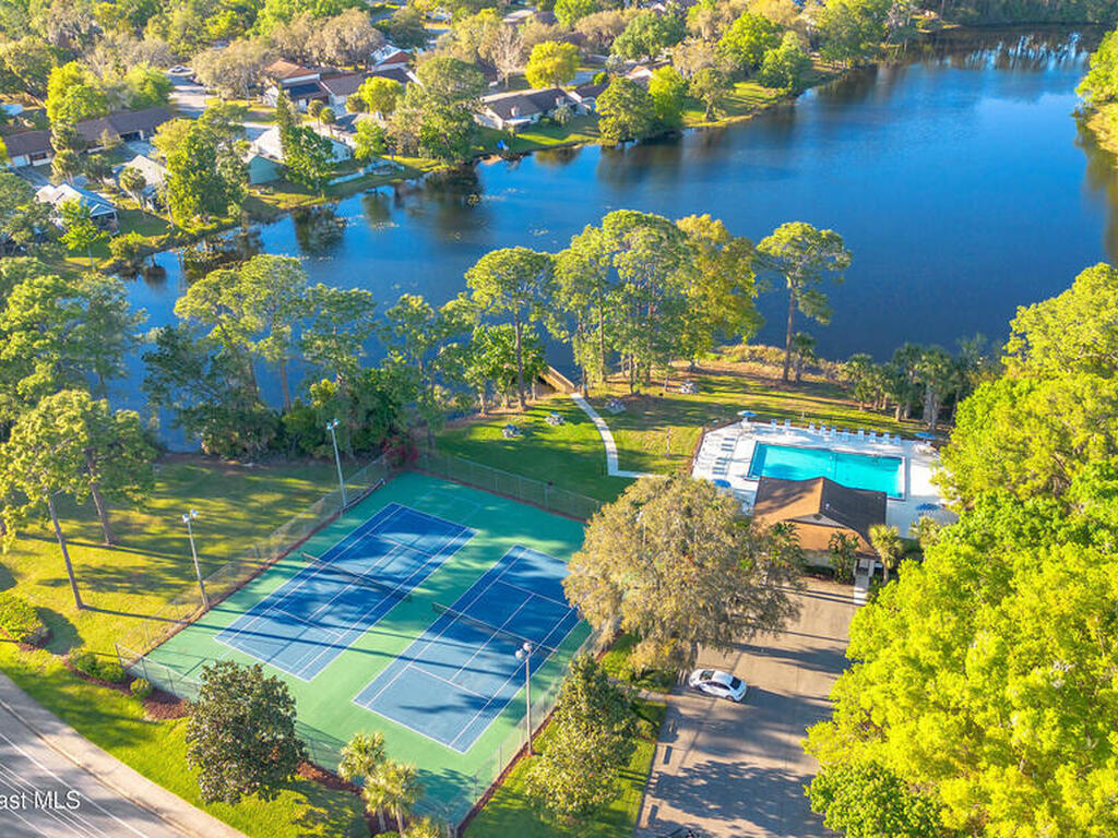 122 Spreading Oak Court, Sanford, FL 32771