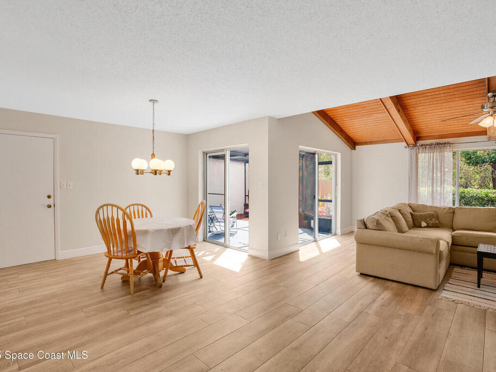 122 Spreading Oak Court, Sanford, FL 32771