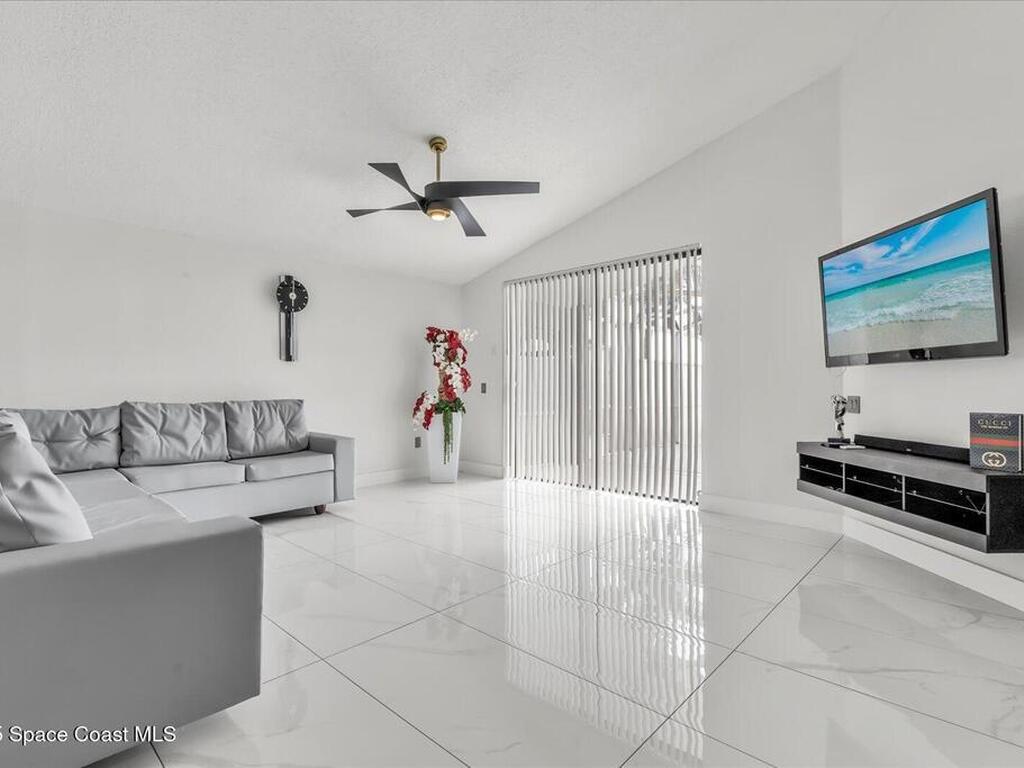 1055 Soaring Eagle Lane, Kissimmee, FL 34746