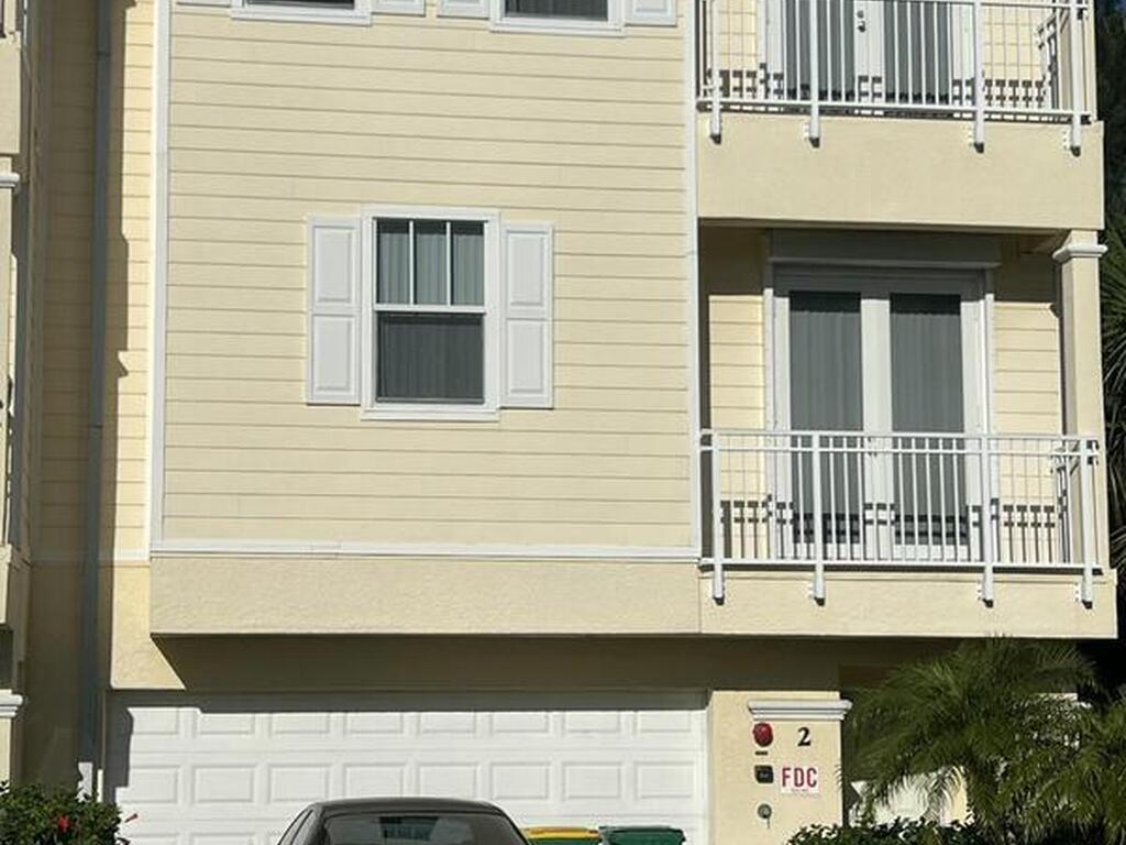 860 Vignoles Avenue, Palm Bay, FL 32905
