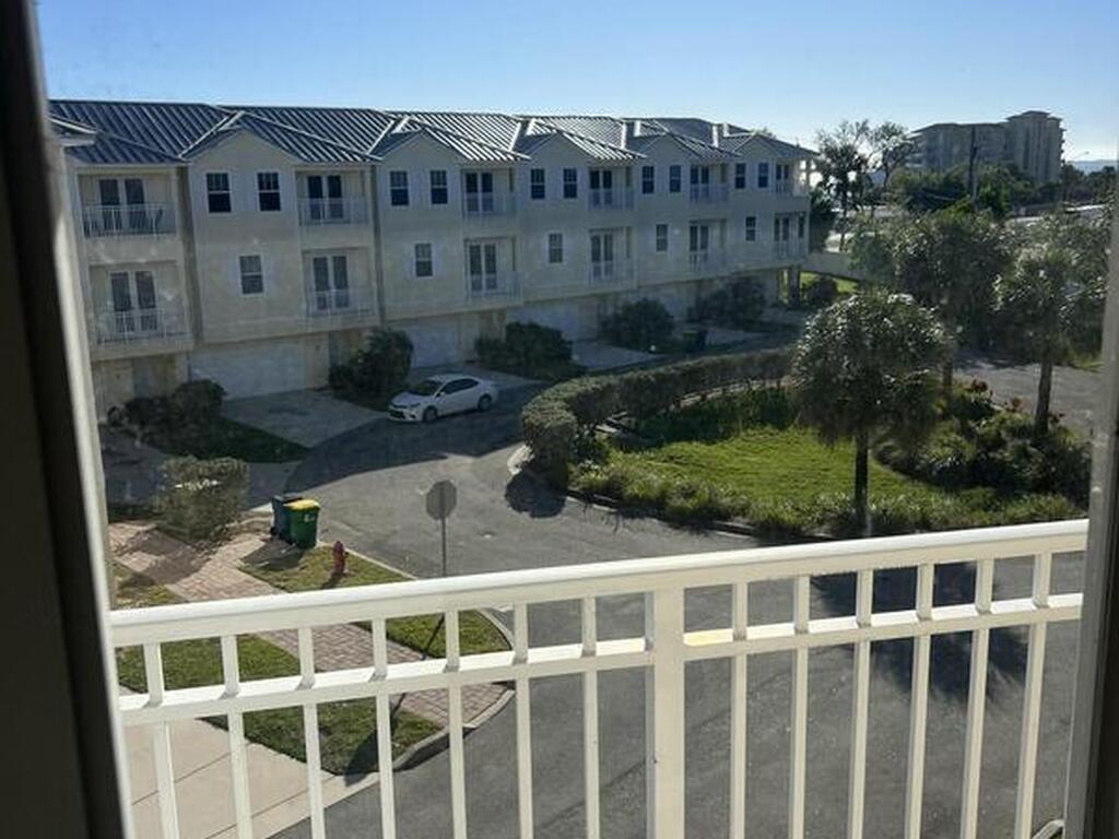 860 Vignoles Avenue, Palm Bay, FL 32905