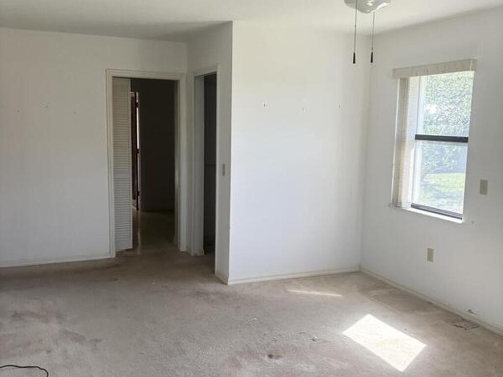 450 Memorial Avenue, Sebastian, FL 32958