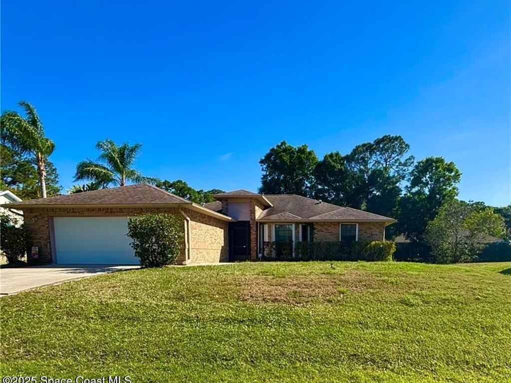 450 Memorial Avenue, Sebastian, FL 32958