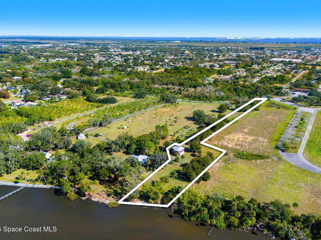 1605 N Tropical Trail, Merritt Island, FL 32953
