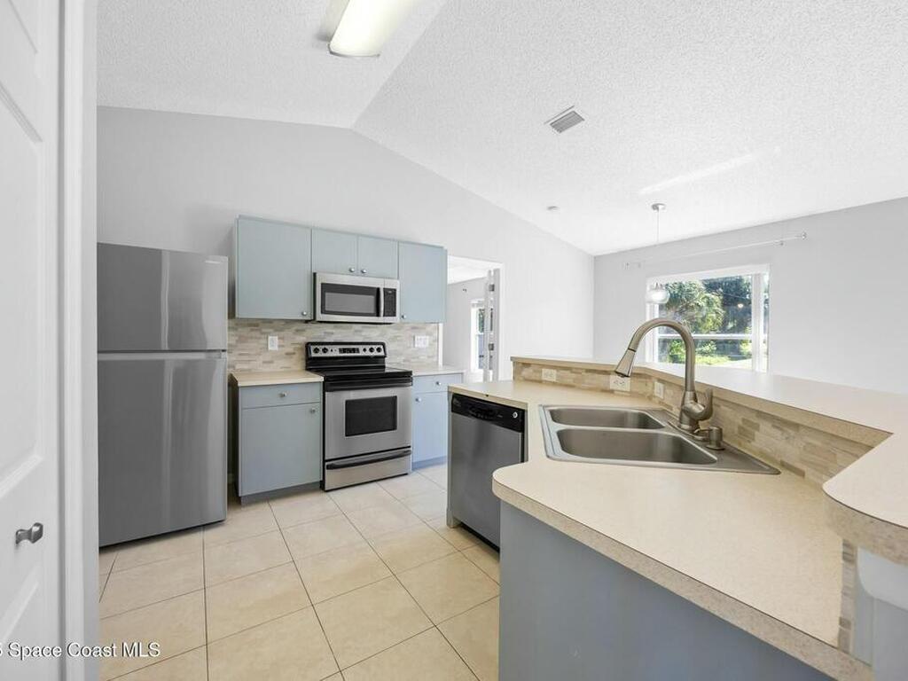160 Whirl Street, Palm Bay, FL 32908