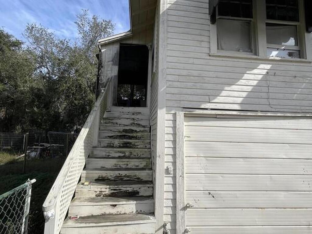 113 S Dixie Avenue, Titusville, FL 32796