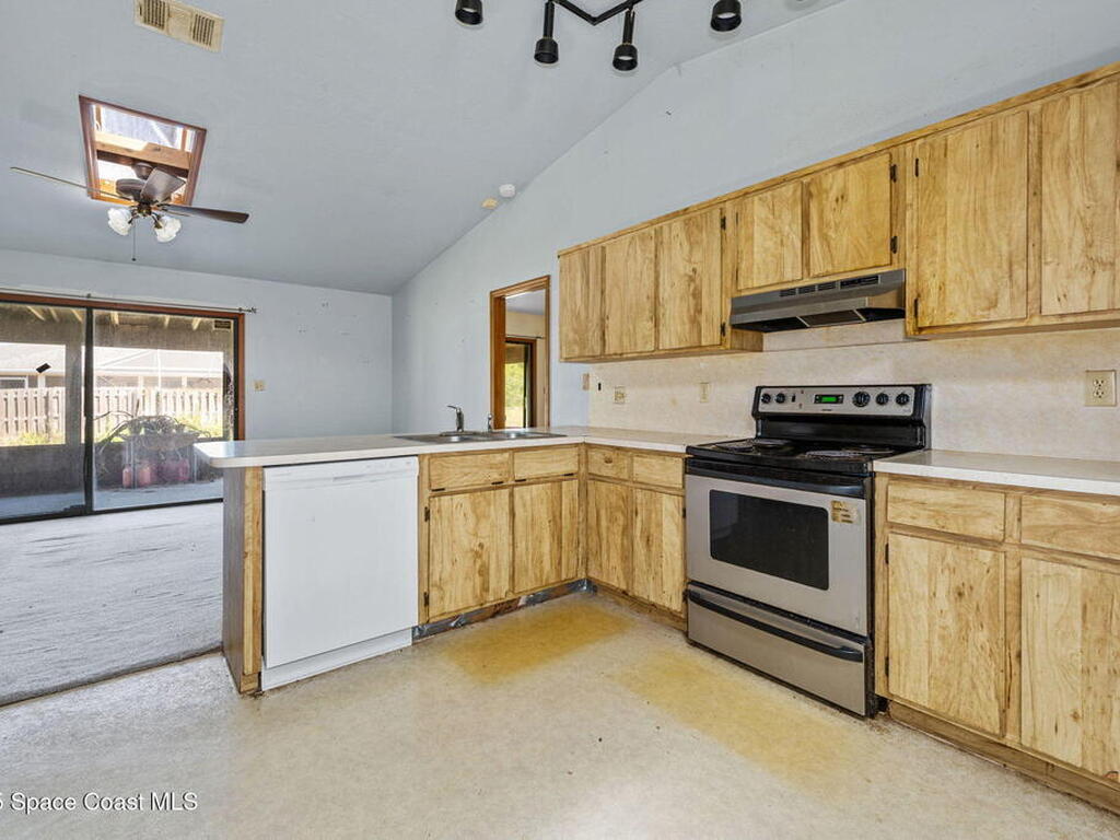 711 Kempten Street, Palm Bay, FL 32907