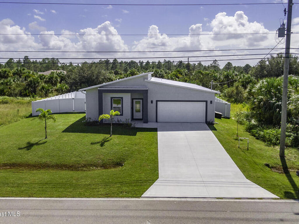 448 Saint Andre Boulevard, Palm Bay, FL 32908