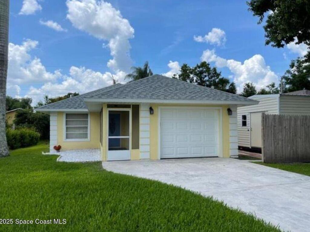 2825 1st Place, Vero Beach, FL 32968
