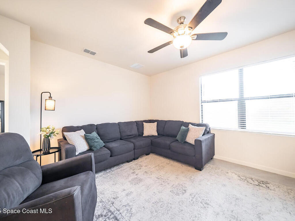 487 Old Country Road, Palm Bay, FL 32909
