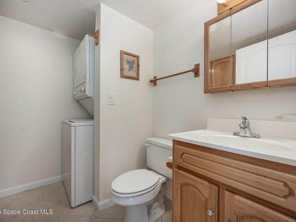 1616 Vista Oaks Circle, Palm Bay, FL 32905