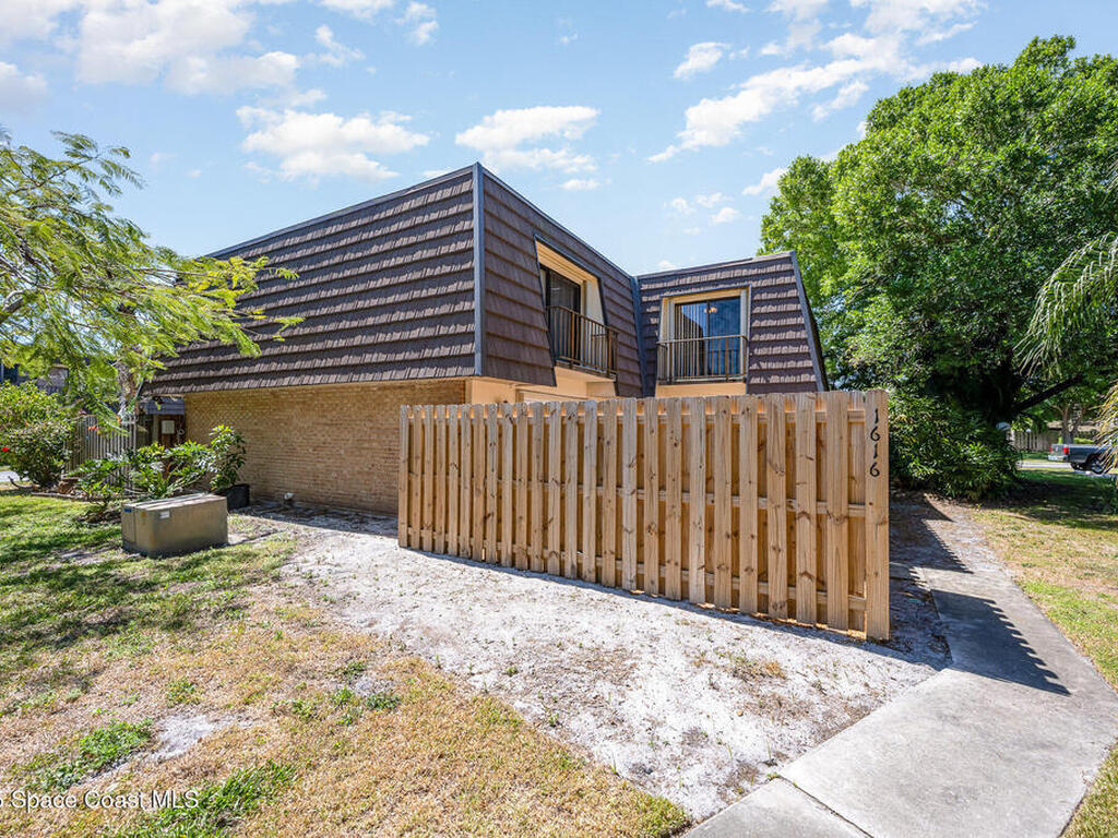 1616 Vista Oaks Circle, Palm Bay, FL 32905