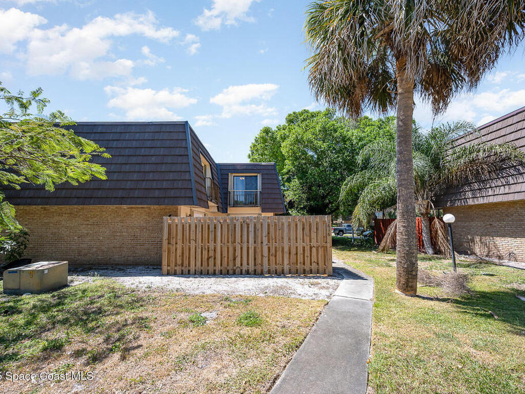 1616 Vista Oaks Circle, Palm Bay, FL 32905