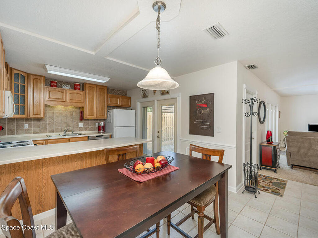 1616 Vista Oaks Circle, Palm Bay, FL 32905