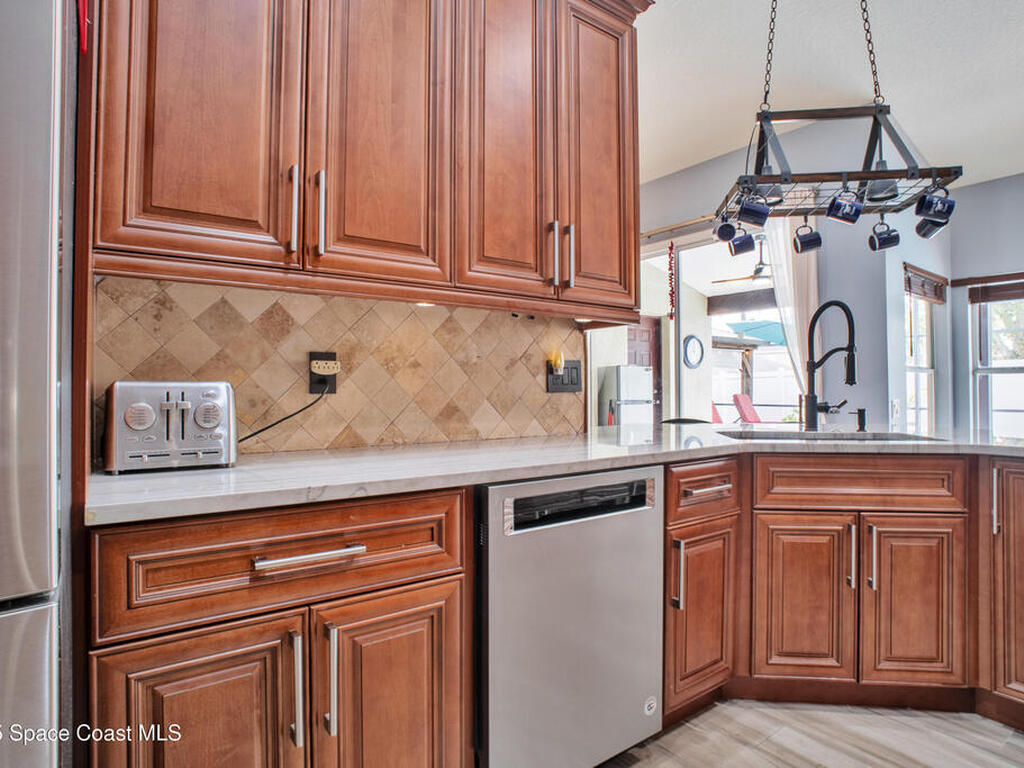 632 Strihal Loop, Oakland, FL 34787