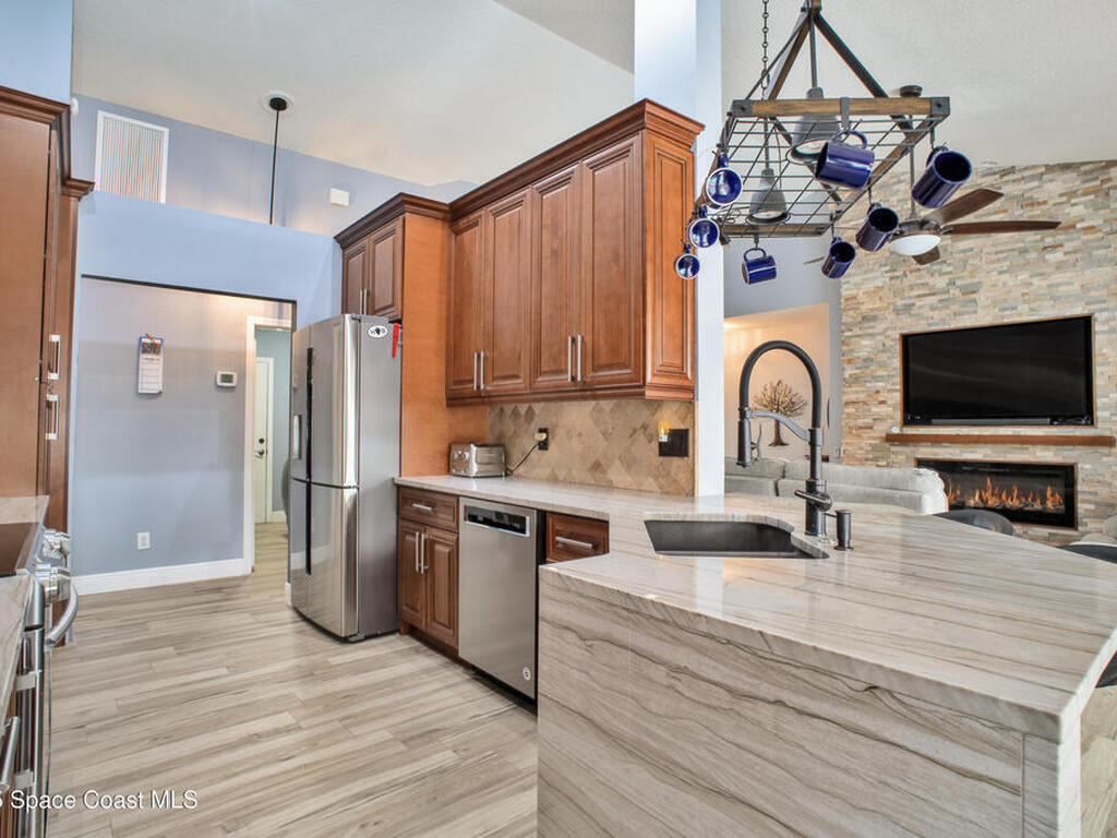 632 Strihal Loop, Oakland, FL 34787