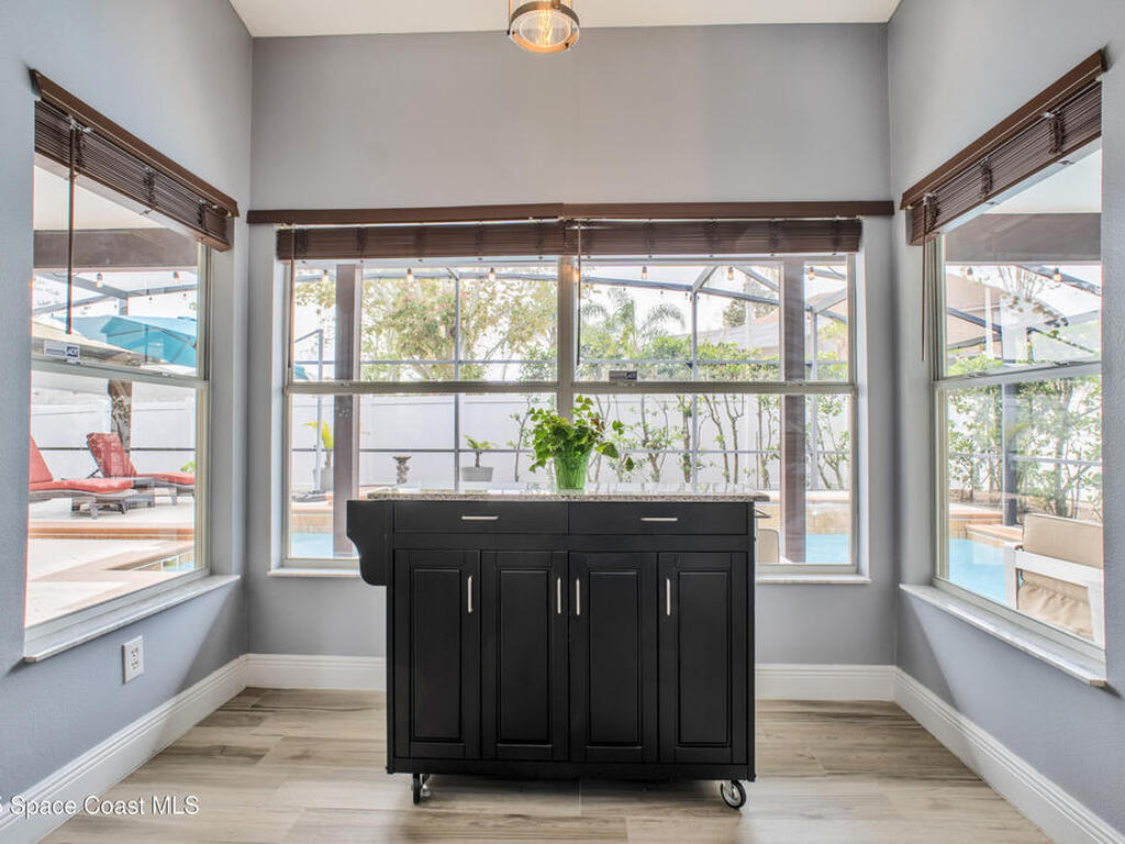 632 Strihal Loop, Oakland, FL 34787