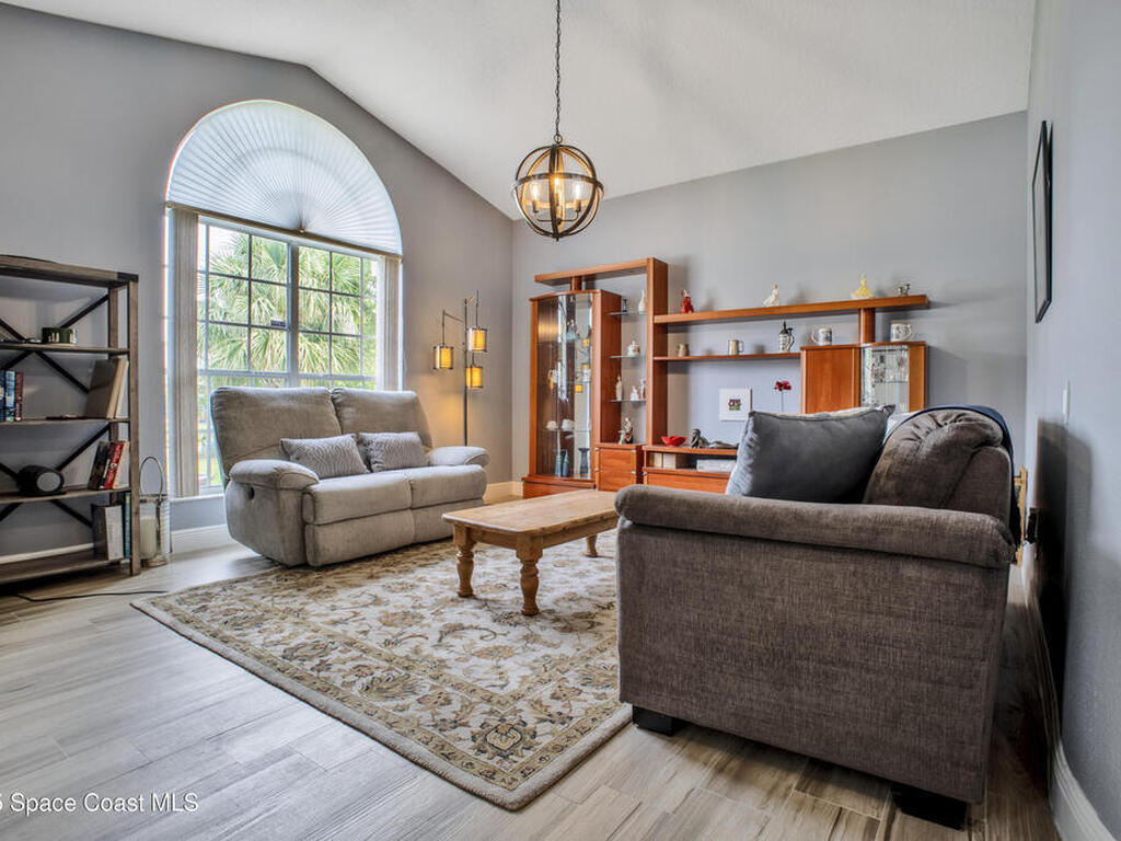 632 Strihal Loop, Oakland, FL 34787