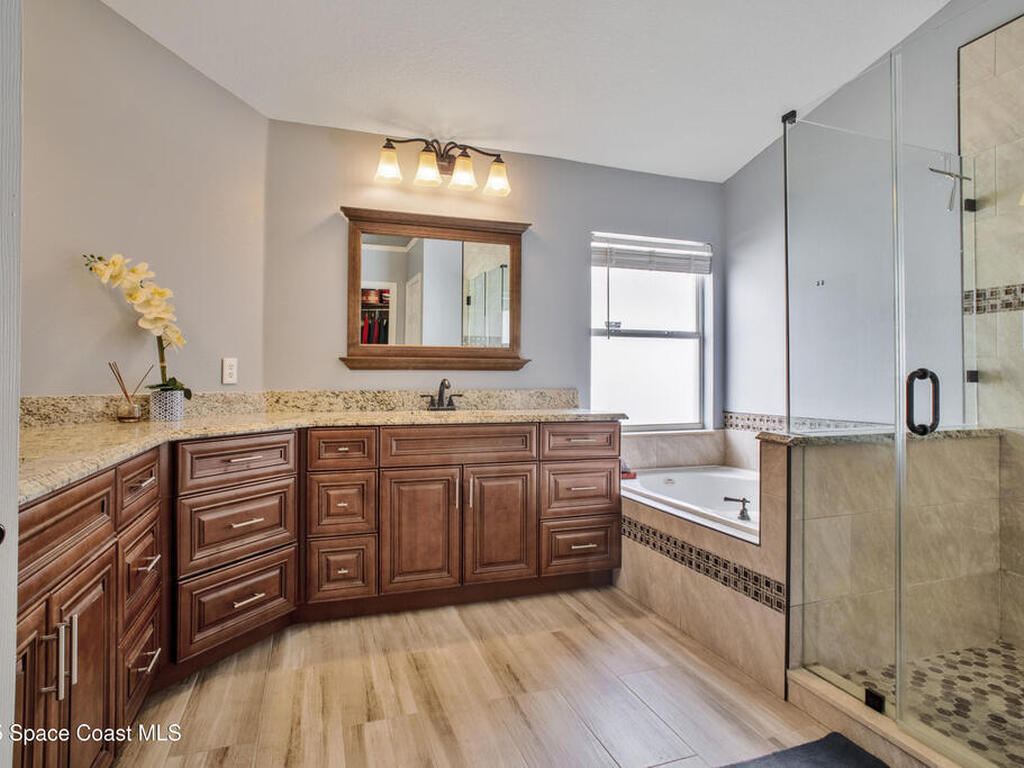 632 Strihal Loop, Oakland, FL 34787