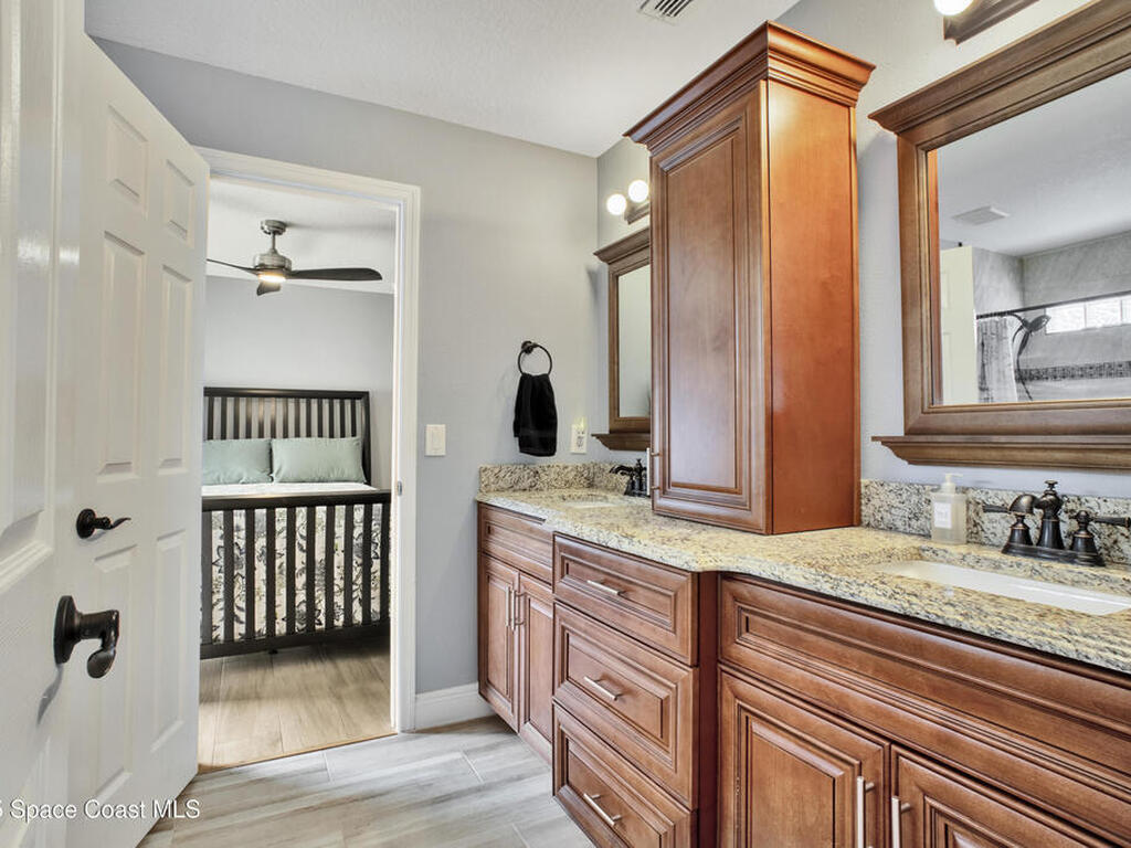 632 Strihal Loop, Oakland, FL 34787