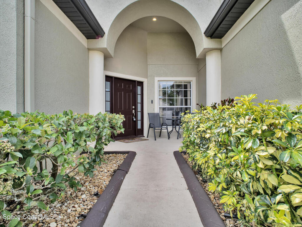 632 Strihal Loop, Oakland, FL 34787