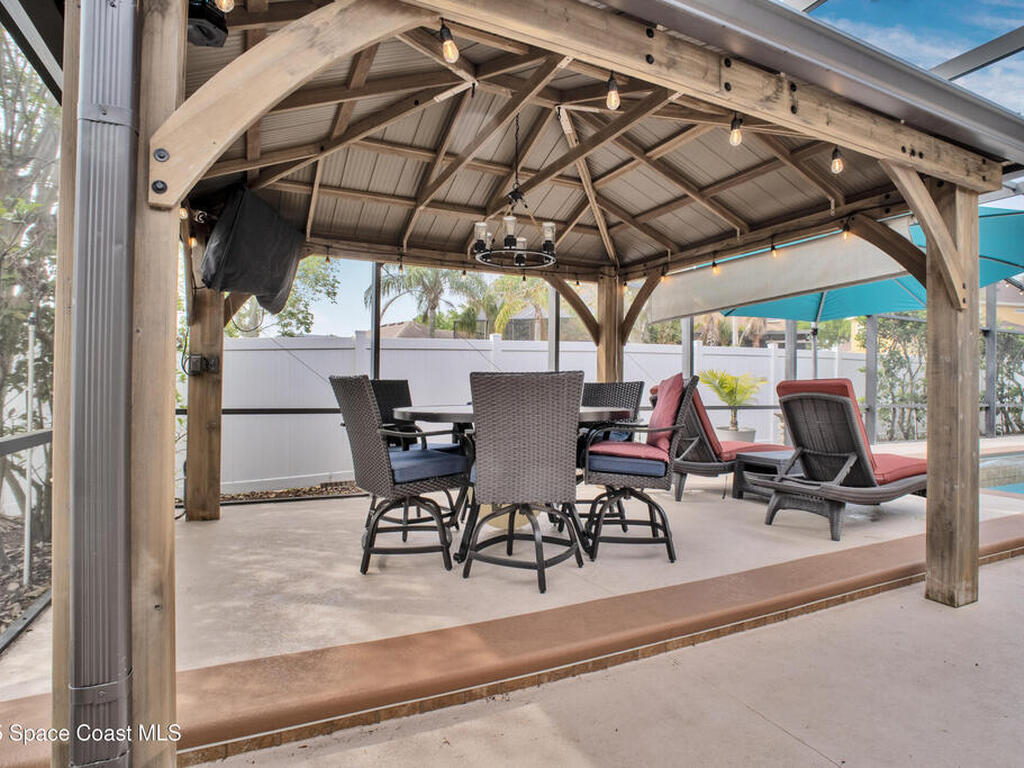 632 Strihal Loop, Oakland, FL 34787