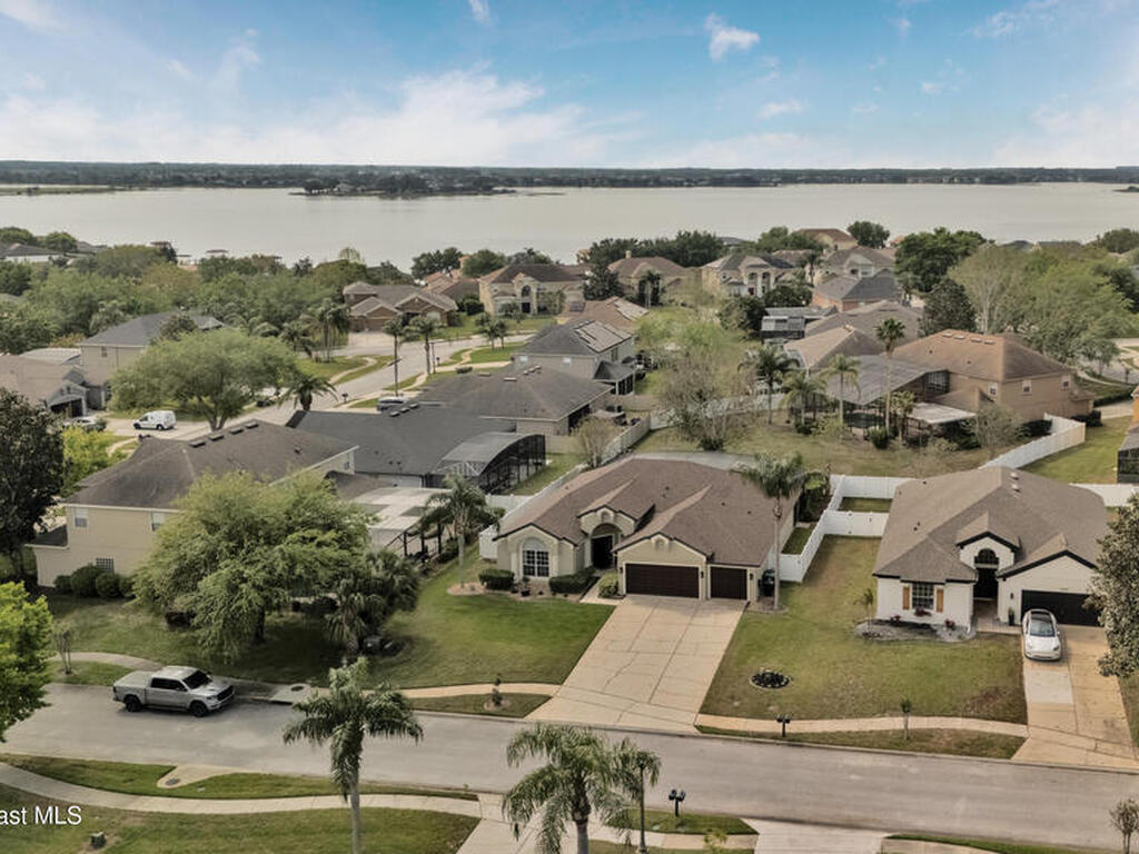 632 Strihal Loop, Oakland, FL 34787