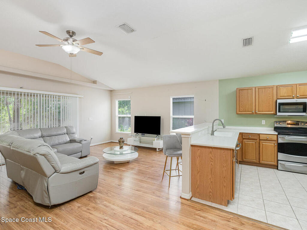 936 Tavernier Circle, Palm Bay, FL 32905