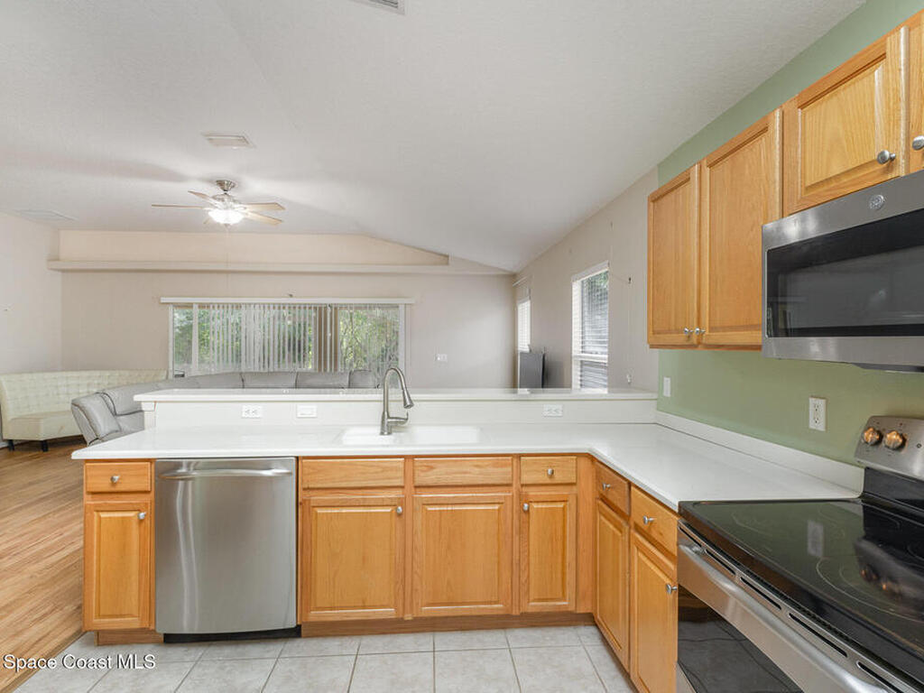 936 Tavernier Circle, Palm Bay, FL 32905