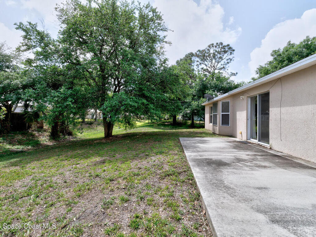 8756 103rd Court, Vero Beach, FL 32967