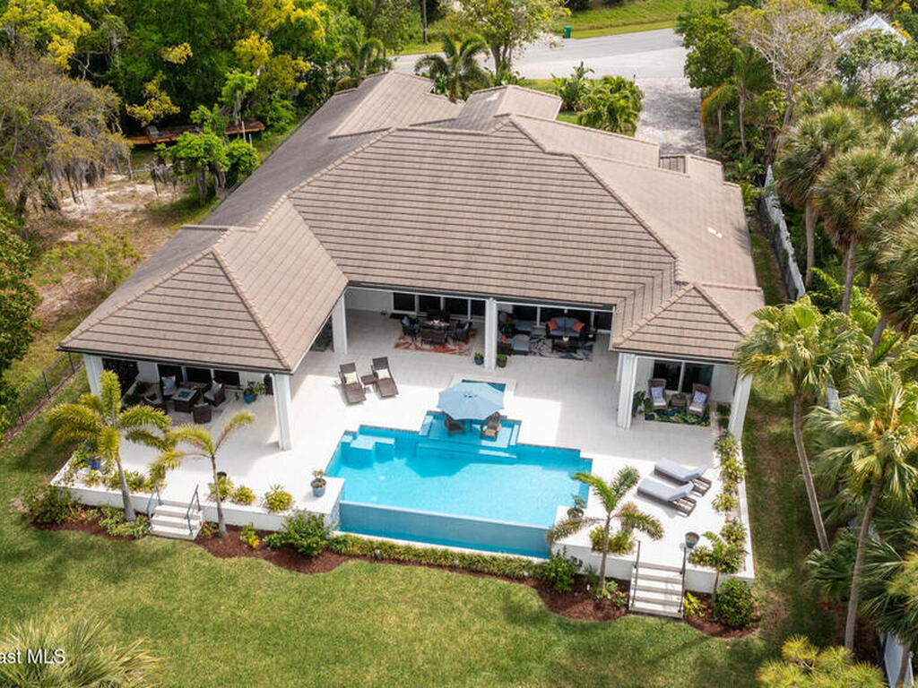 3869 S Tropical Trail, Merritt Island, FL 32952