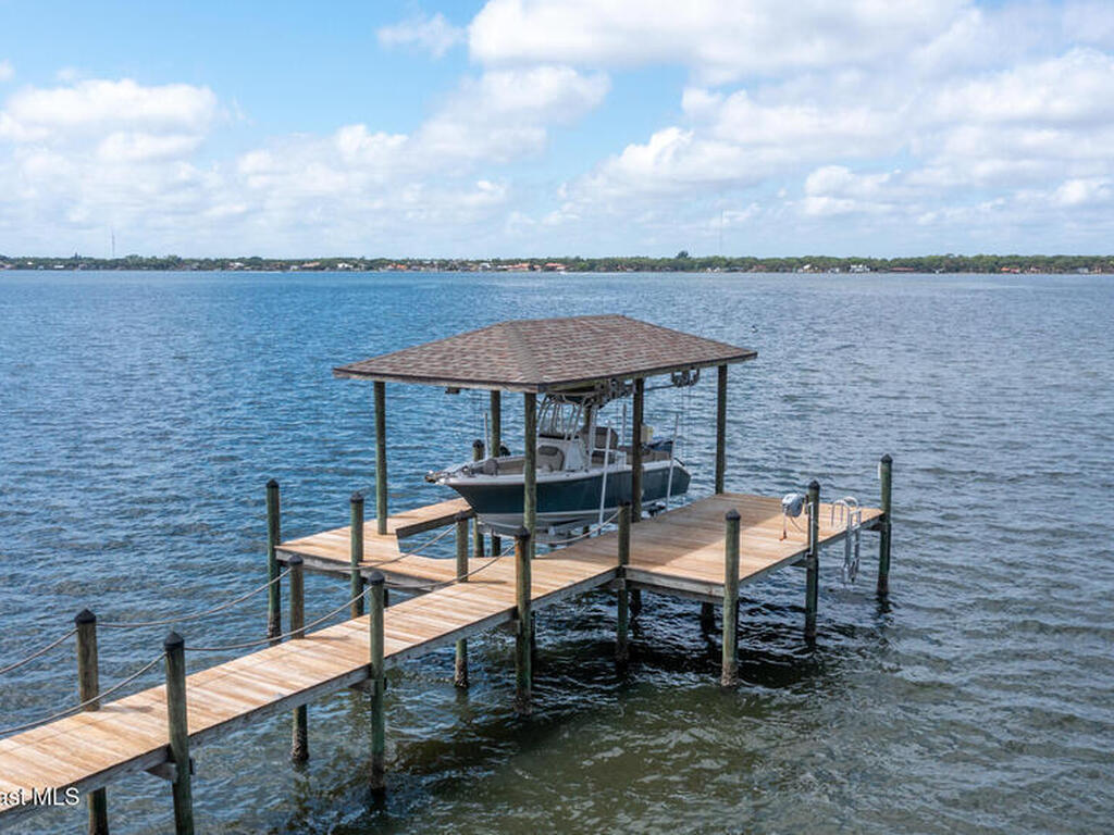 3869 S Tropical Trail, Merritt Island, FL 32952