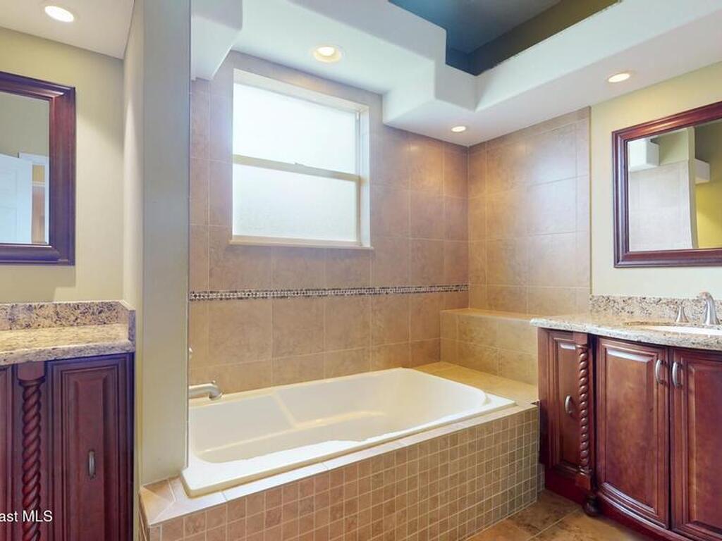 8666 95th Avenue, Vero Beach, FL 32967