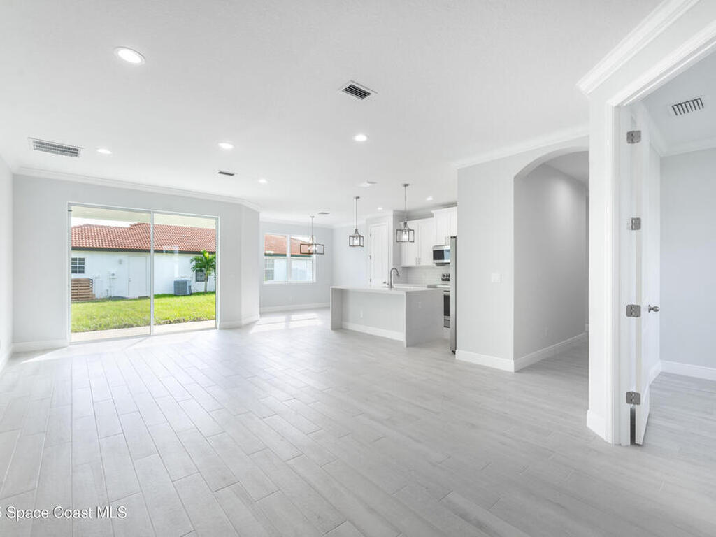 475 Flat River Street, Palm Bay, FL 32908