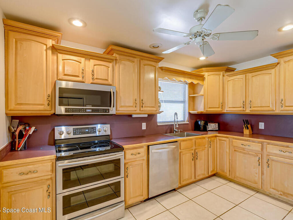 2180 Lakeview Drive, Melbourne, FL 32935