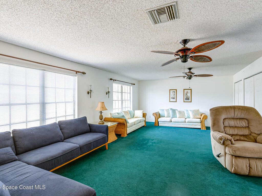 2180 Lakeview Drive, Melbourne, FL 32935